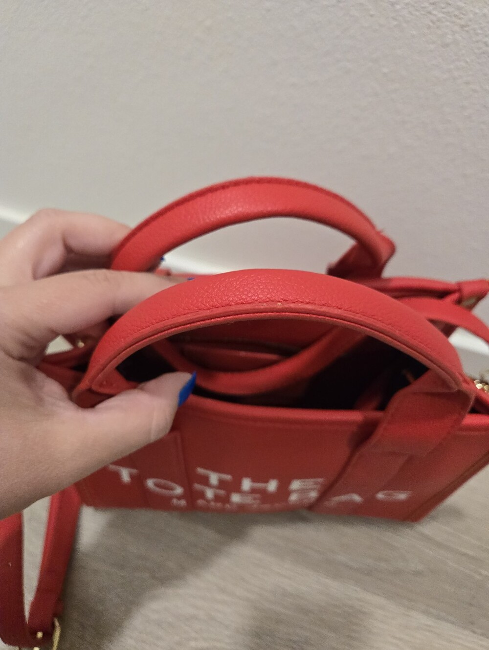 Marc Jacobs Red The Tote Bag - Structured Leather Tote - Picture 3 of 12